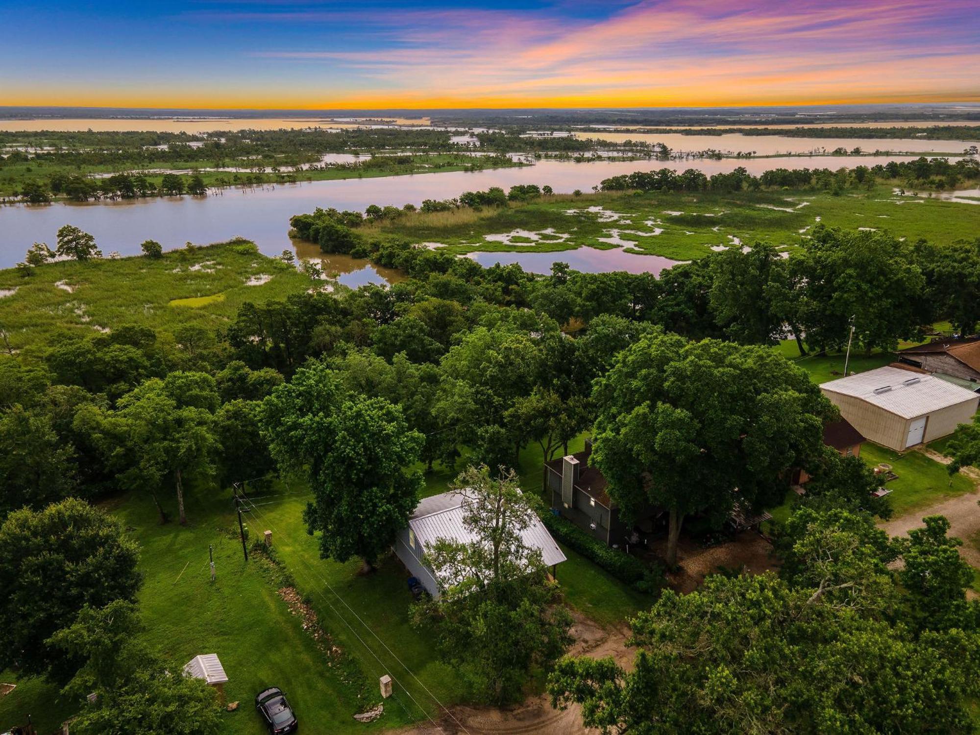 Old And Lost River Home On The River By Super Hosts Instant Book Barbers Hill Wifi Work Space Fishing Hunting Bird Watching Baytown Exterior photo